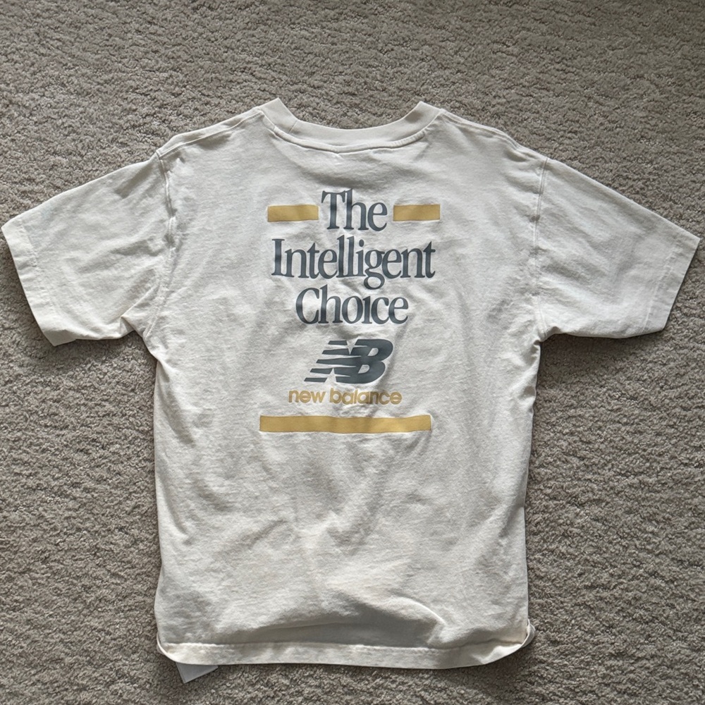 New Balance mens' White Graphic Tee